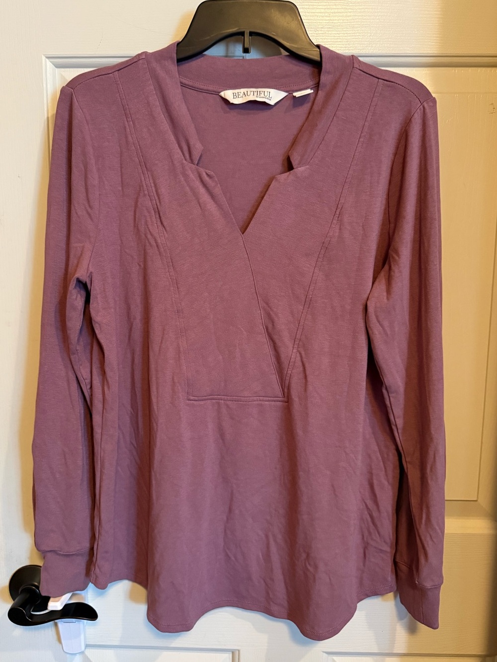 BEAUTIFUL By Lawrence Zarian Long-Sleeve V-Neck Tee in Mauve